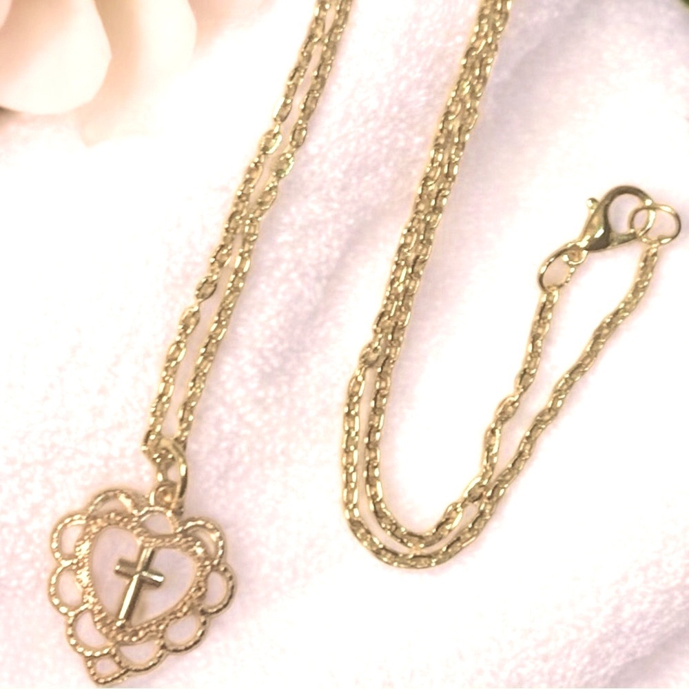 A Cross Encased Inside Pendant Gold Tone Scroll Work Heart Necklace Valentine - Picture 3 of 4